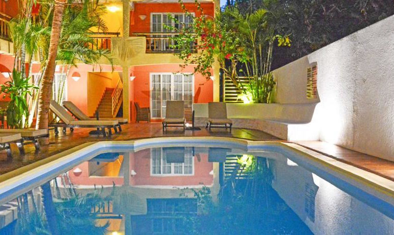 la-margarita-hotel-pool
